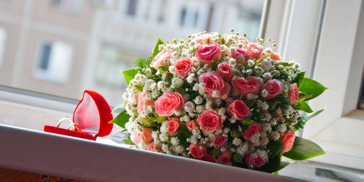What are the most romantic flowers to give?