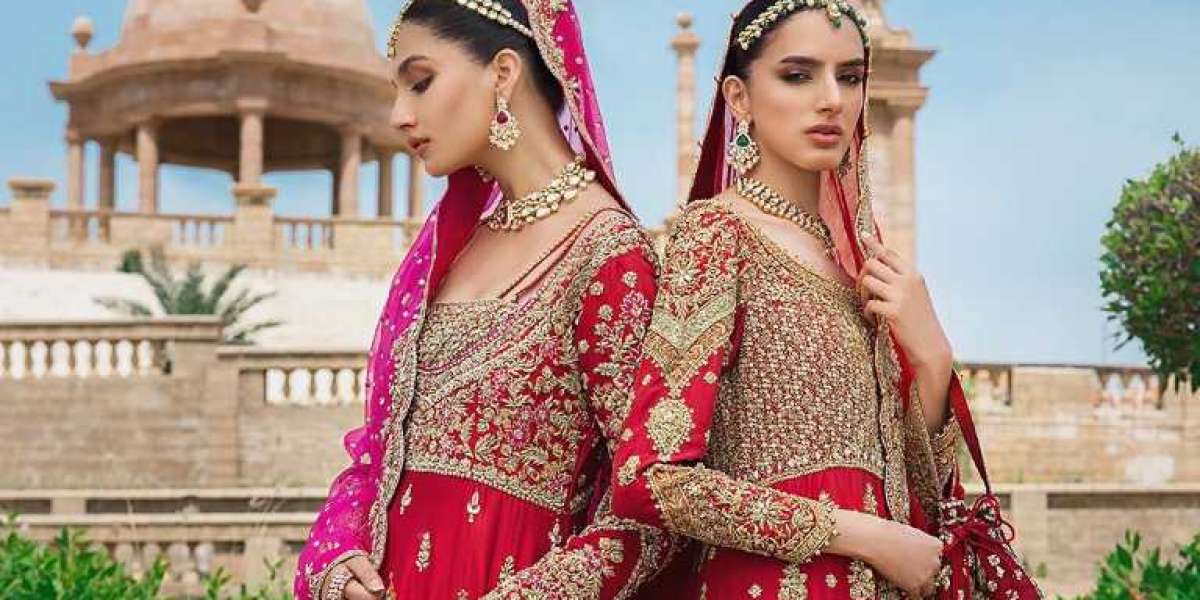 Exquisite Pakistani Dresses for Your Next Wedding Party