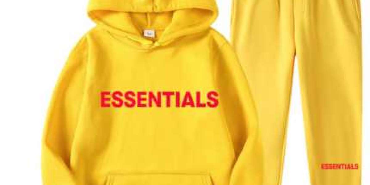 Tech Integration in Essential Hoodies: Smart Fabrics and More