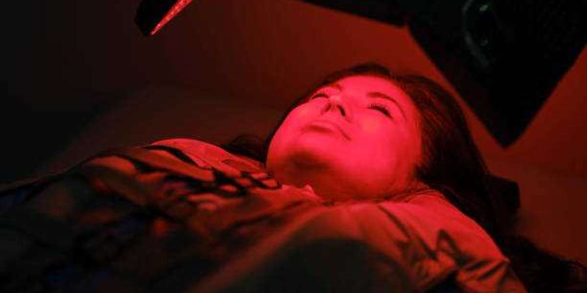 Red Therapy Benefits: Discover LED Light Innovations in Riyadh