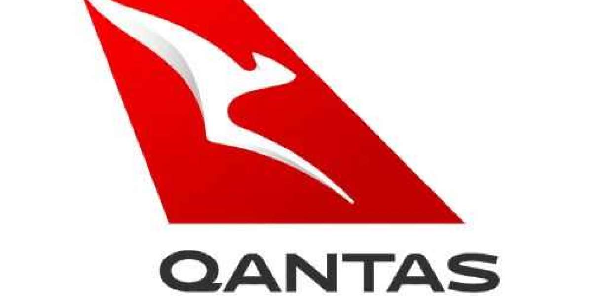 How do I talk to a real person at Qantas Airways?