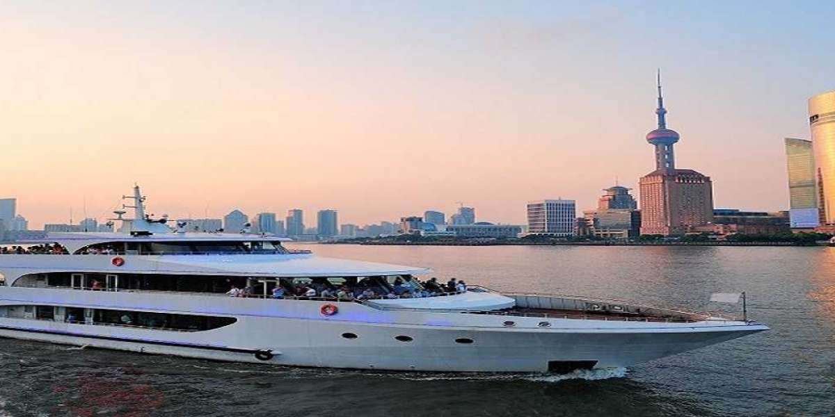 What kind of events can I use a yacht rental for in Dubai?