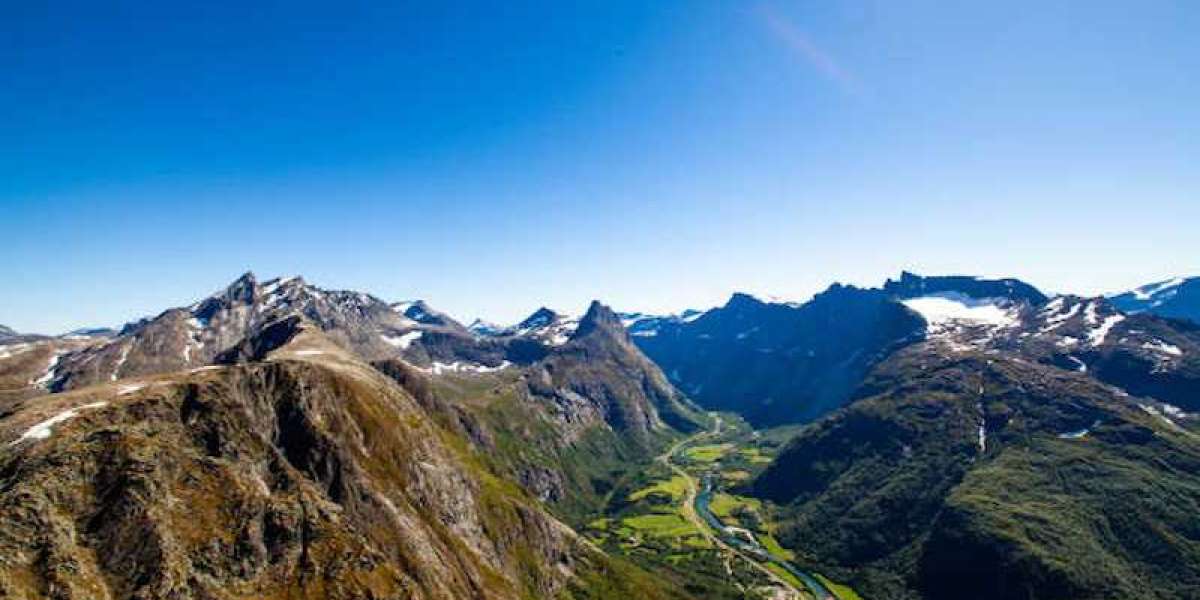 The 8 Best Hiking Trails in Norway with Unforgettable Views