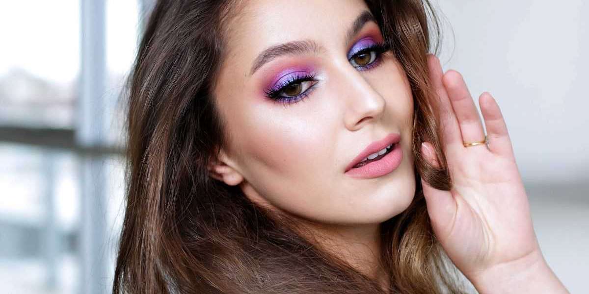 Top 5 Makeup Trends That Are Taking Over Right Now