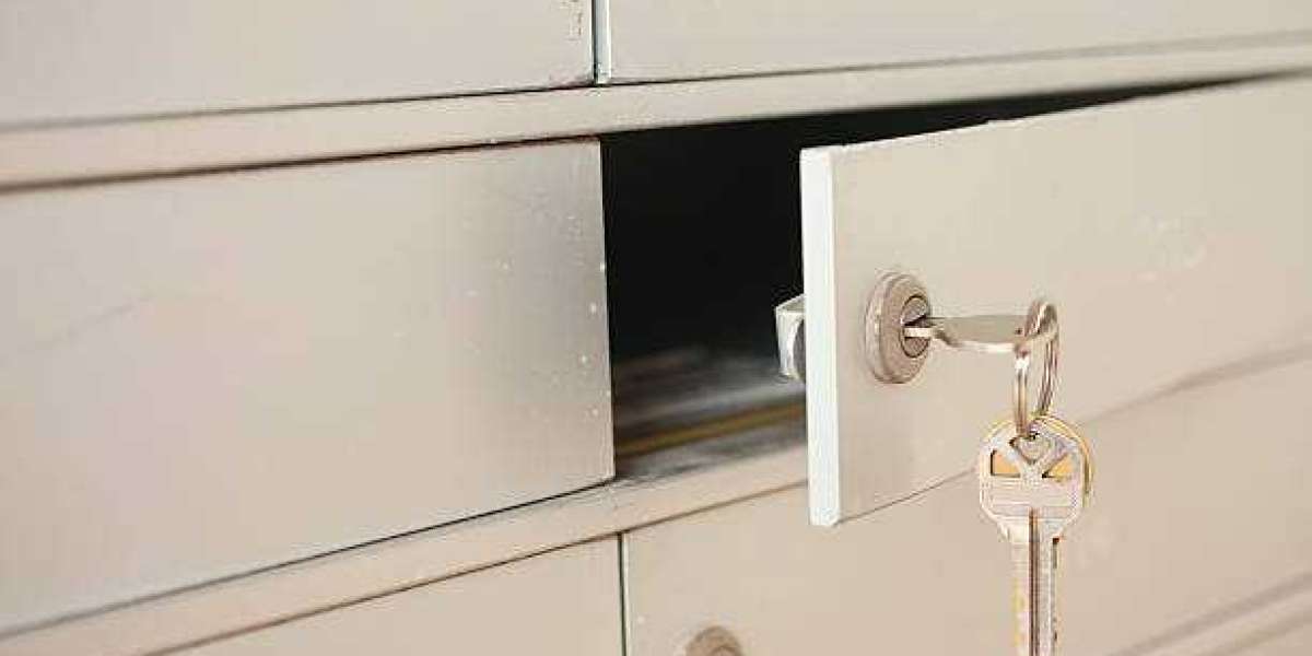 What are the benefits of using a safety deposit box in Dubai for secure storage?