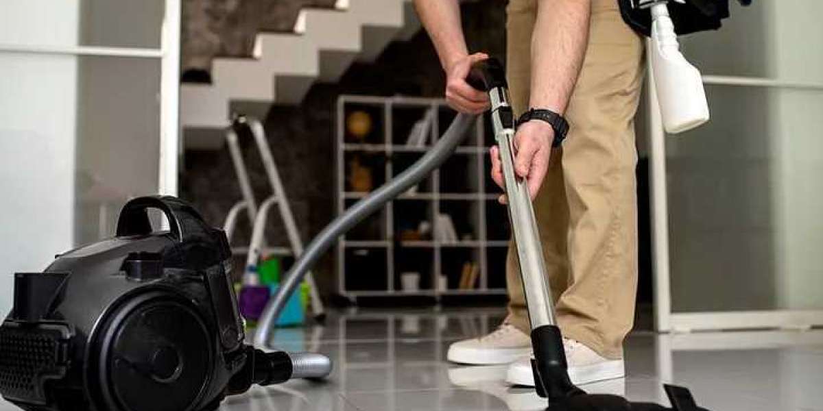 Why You Need a Wet and Dry Vacuum Cleaner in Dubai’s Humid Climate