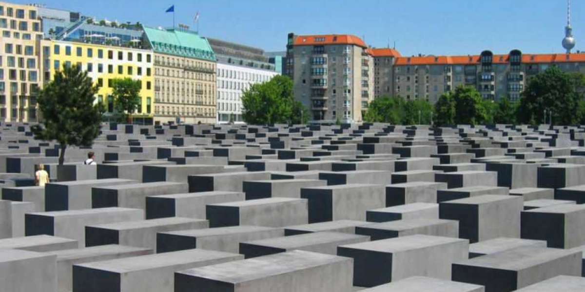 A Visitor’s Guide to the Holocaust Memorial in Berlin