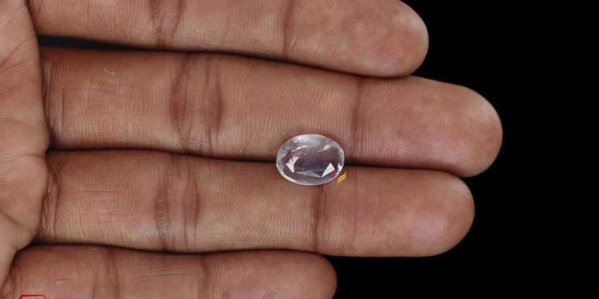 White Sapphire Benefits: Clarity, Prosperity & Spiritual Growth