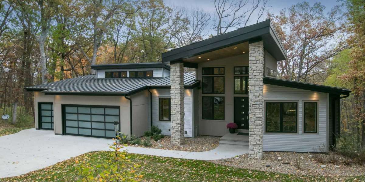 Selecting the Right Architects in Iowa City For your Luxury House