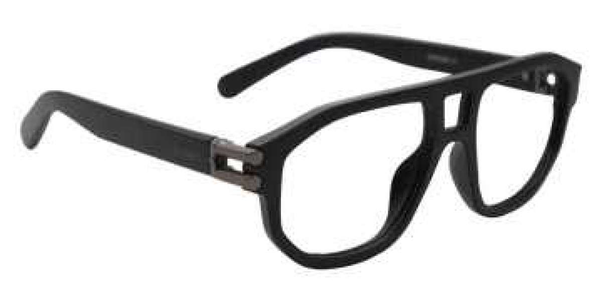 Elevate Your Look with Stylish Eyeglasses for Men by Vuezen