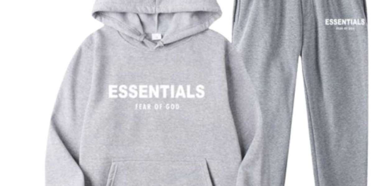 Essentials Tracksuit – A Must-Have Wardrobe Staple