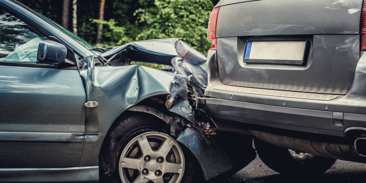 How an Auto Accident Attorney in Las Vegas Can Help After a Truck Crash