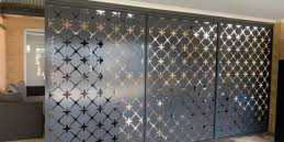 Stylish and Functional Glass Privacy Screens for Modern Spaces