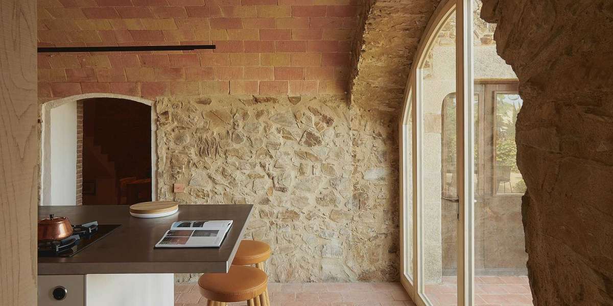 Stone Brick Veneer: Combining Traditional Craftsmanship with Modern Aesthetics