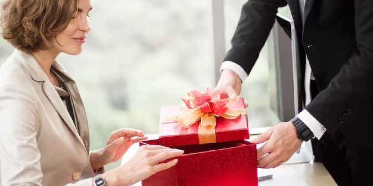 Corporate Gifts in Singapore: A Thoughtful Gesture for Business Relationships