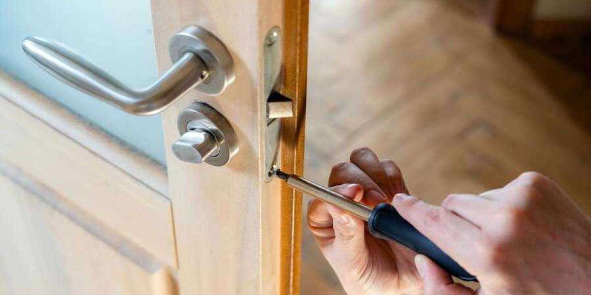 The Benefits Of Hiring Professional Locksmith Services Near Me